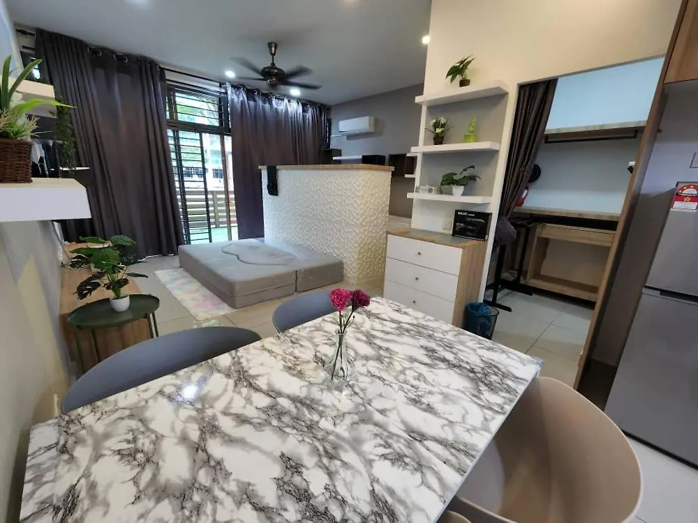아파트 Studio With Swimming Pool Access From The Patio At Palazio Mount Austin Ikea Aeon By Gdragon Homestay 조호르 바루