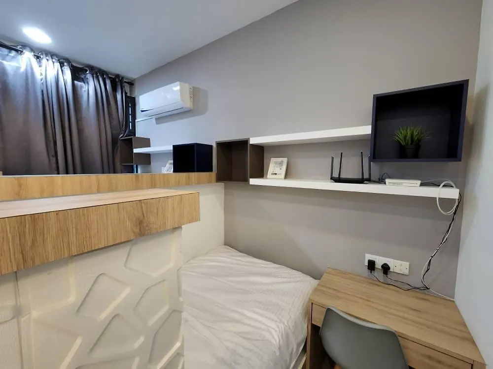 Studio With Swimming Pool Access From The Patio At Palazio Mount Austin Ikea Aeon By Gdragon Homestay 조호르 바루