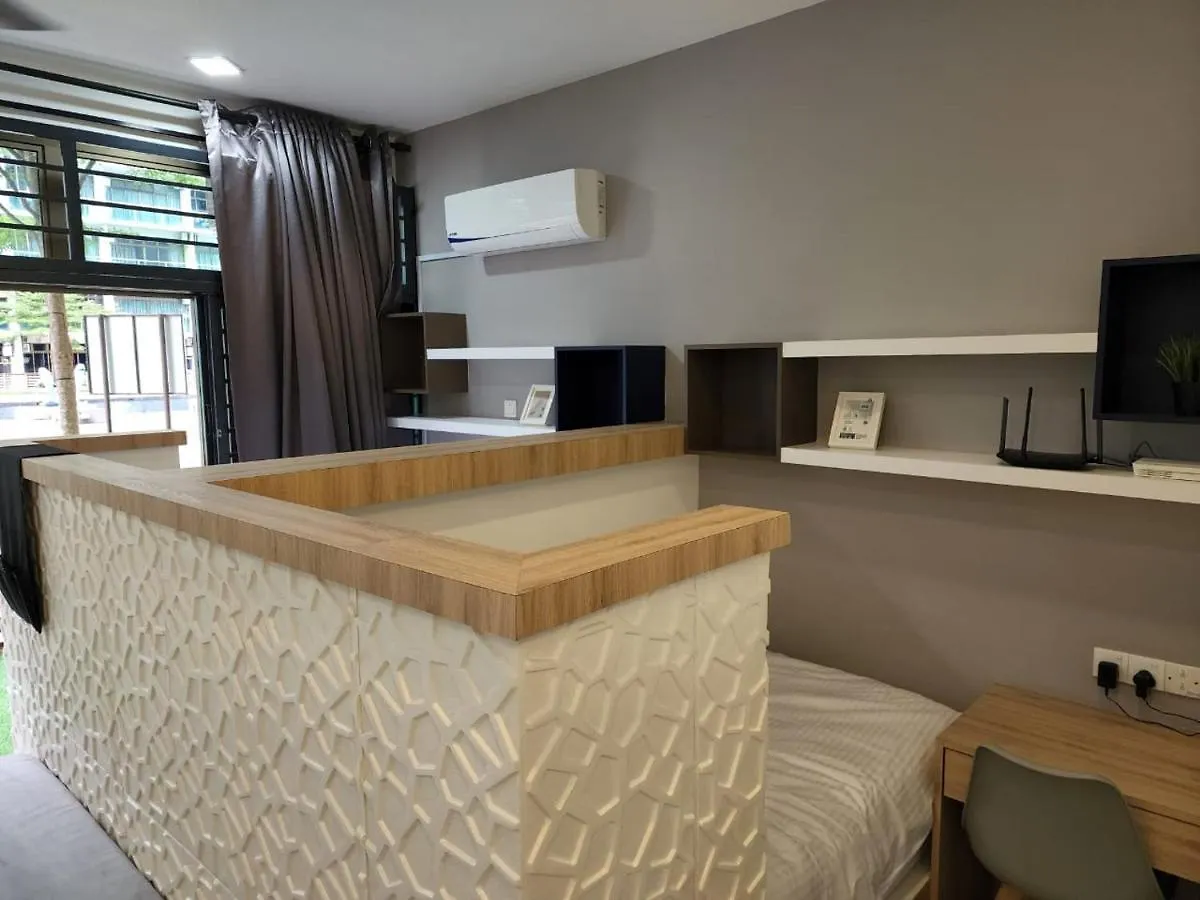 Studio With Swimming Pool Access From The Patio At Palazio Mount Austin Ikea Aeon By Gdragon Homestay 조호르 바루 아파트